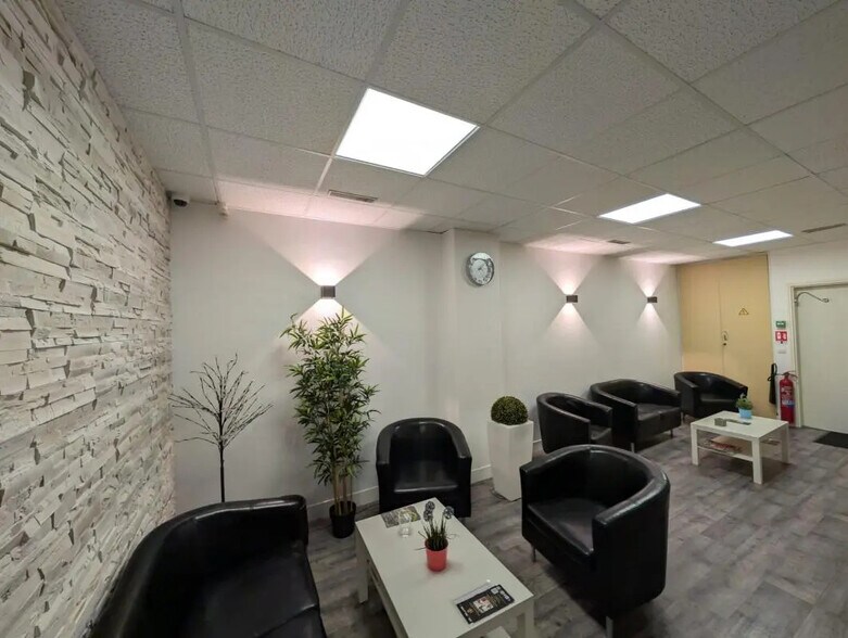 Bureau dans Cergy à louer - Photo de l’immeuble – Image 1 sur 10