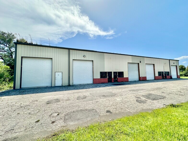 5468 Williamsburg Dr, Punta Gorda, FL à louer - Photo de l’immeuble – Image 2 sur 2