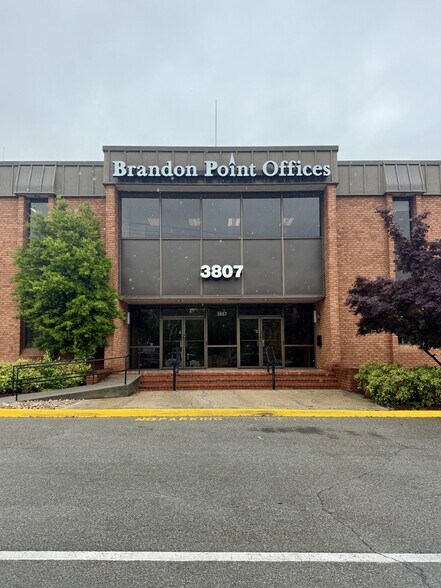 3807 Brandon Ave SW, Roanoke, VA à louer - Photo de l’immeuble – Image 3 sur 7