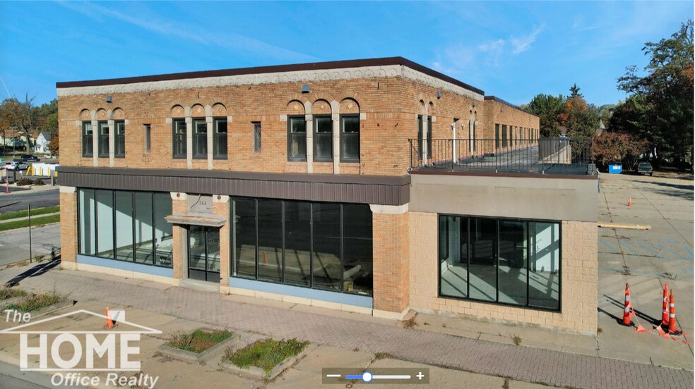 344 W Main St, Owosso, MI à louer - Photo de l’immeuble – Image 2 sur 6