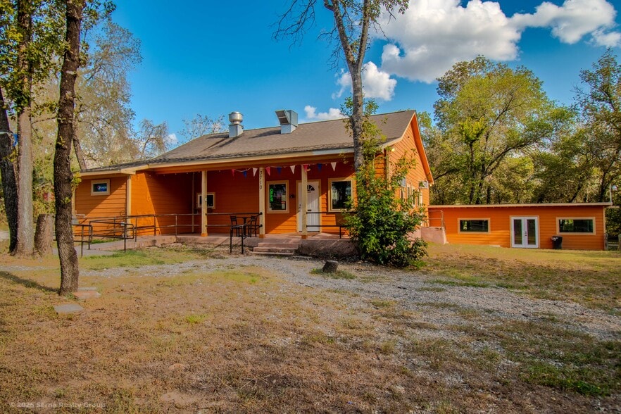 3710 Waterwood Pass, Elmendorf, TX à vendre - Photo principale – Image 1 sur 33