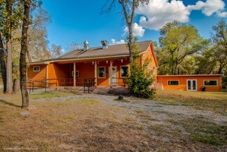 Plus de détails pour 3710 Waterwood Pass, Elmendorf, TX - Local commercial à vendre
