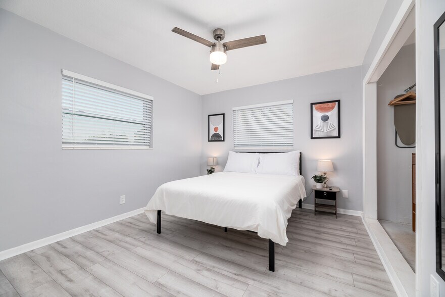 820 NE 21st Dr, Wilton Manors, FL à vendre - Photo de l’immeuble – Image 3 sur 54