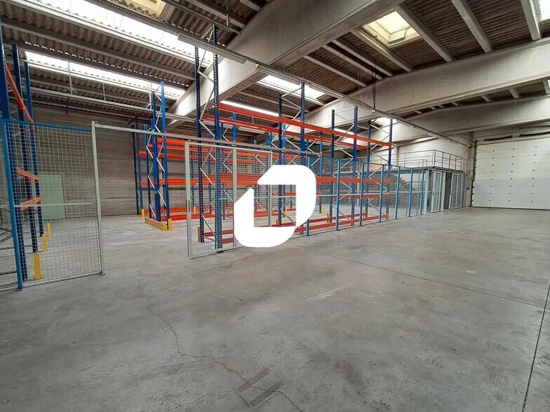 Bureau dans Templemars à louer - Photo de l’immeuble – Image 2 sur 9