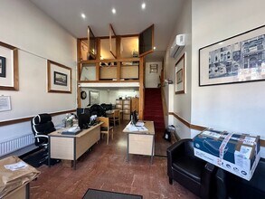 283 Finchley Rd, Londres à louer Photo intérieure– Image 2 sur 2