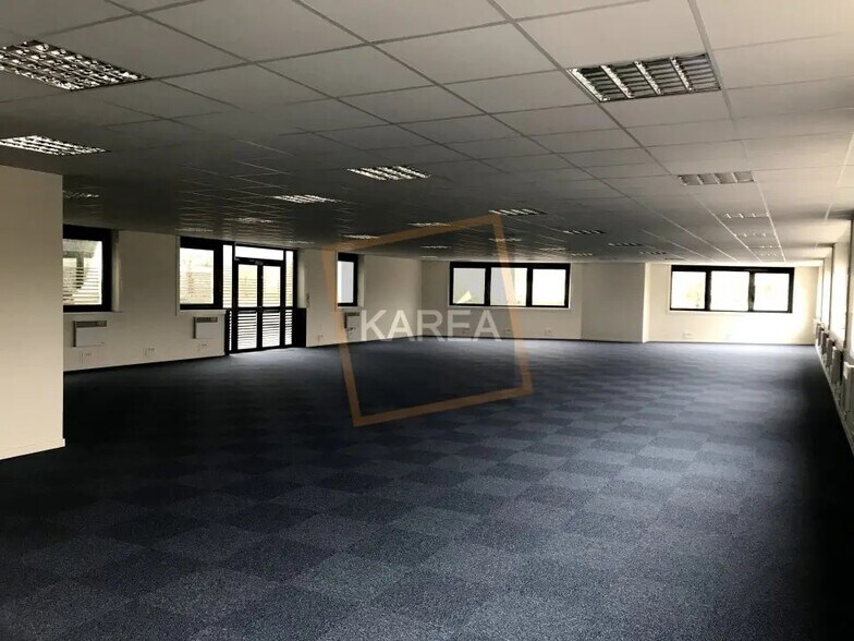 Bureau dans Lognes à louer - Photo de l’immeuble – Image 3 sur 5