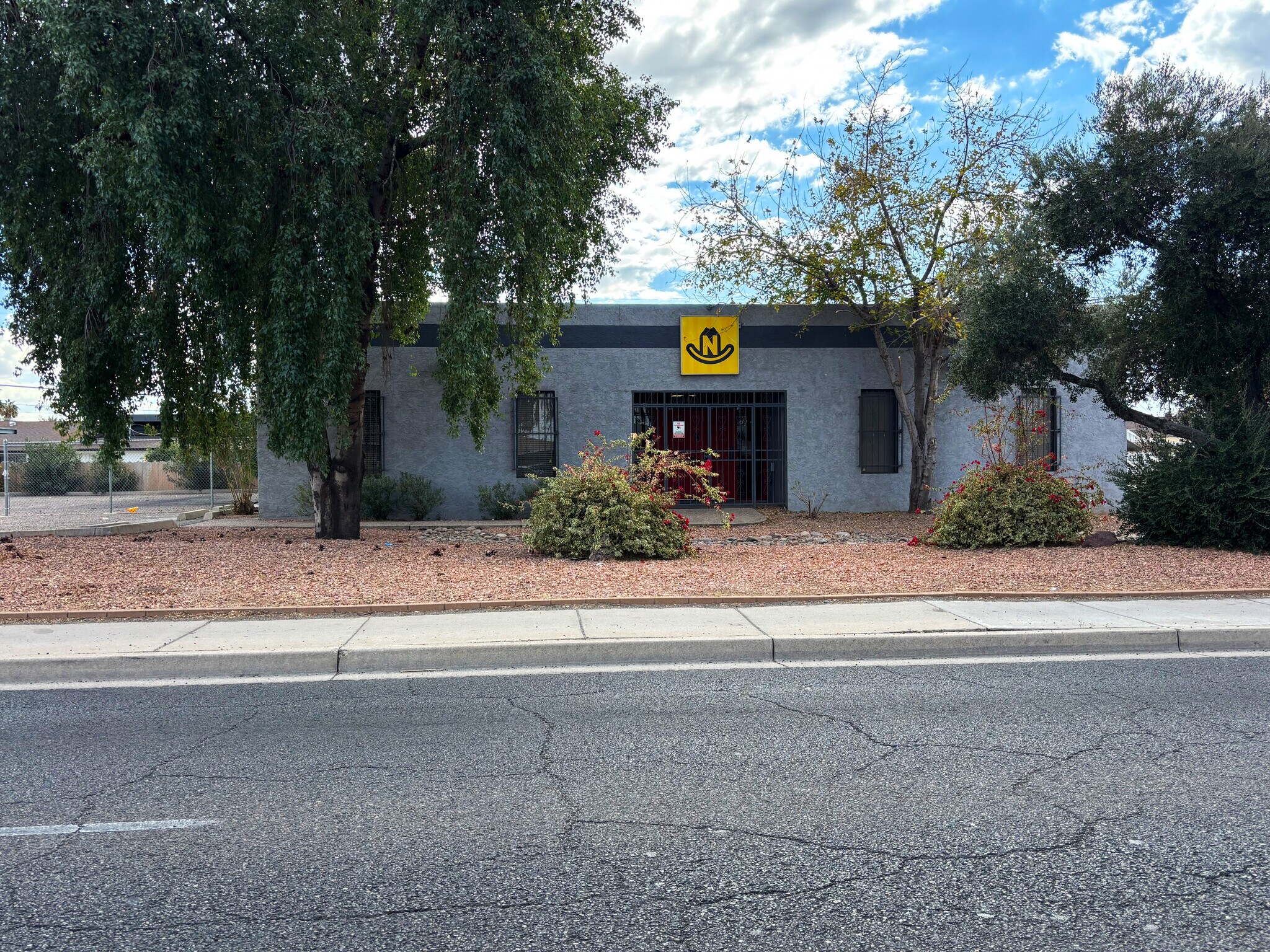 4141 W Bethany Home Rd, Phoenix, AZ à louer Photo de l’immeuble– Image 1 sur 22
