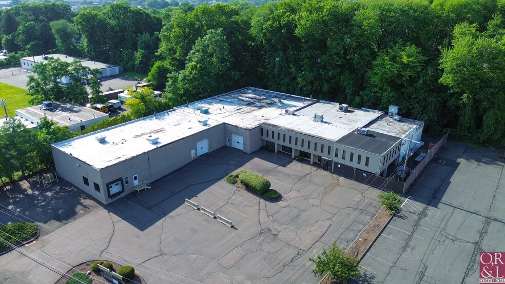 815 N Mountain Rd, Newington, CT à vendre - Photo de l’immeuble – Image 2 sur 30