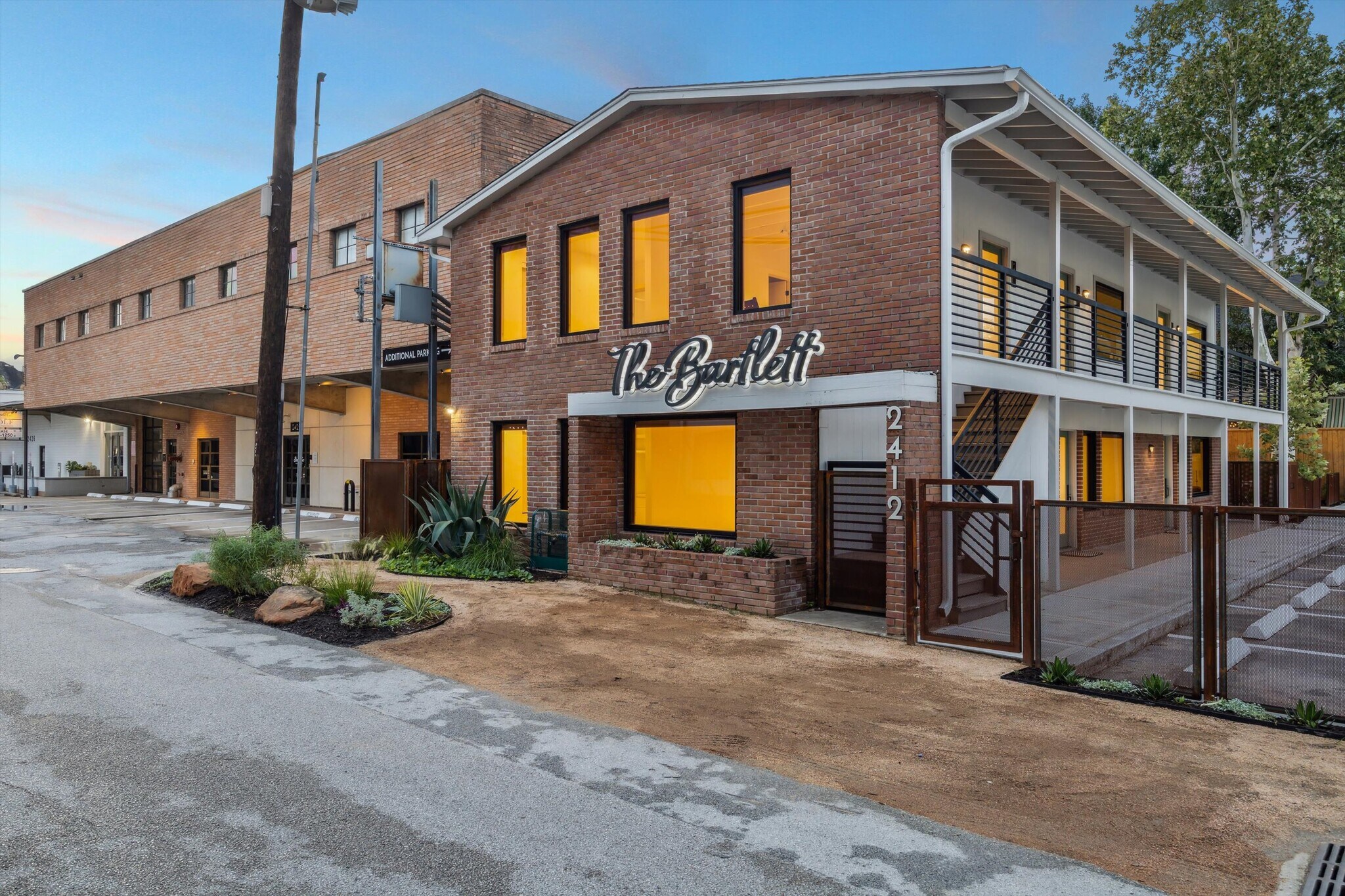 2412 Bartlett St, Houston, TX à louer Photo principale– Image 1 sur 25