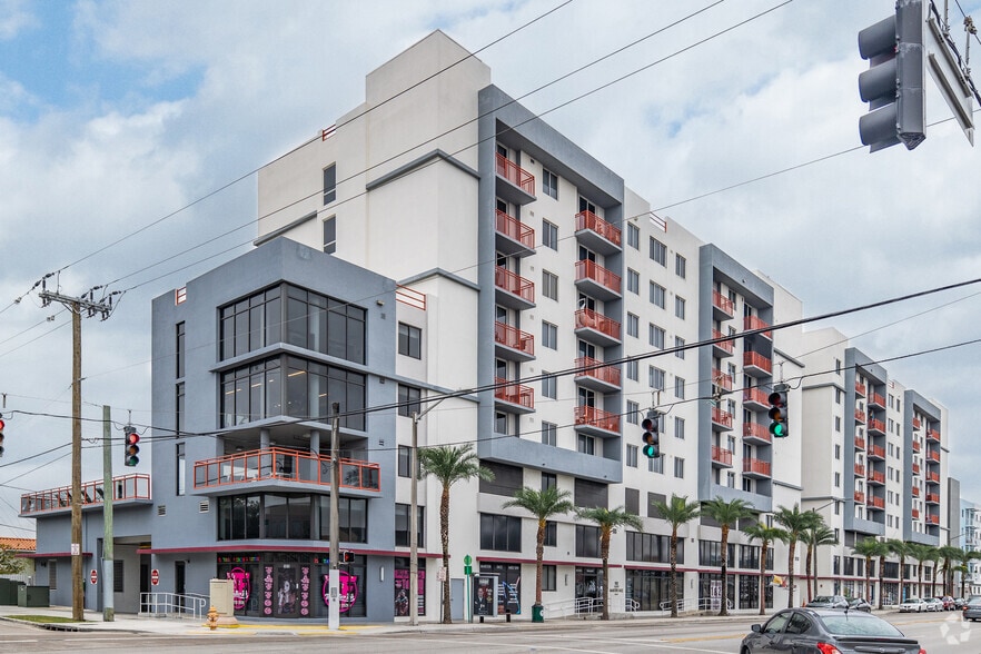 3930 NW 7th St, Miami, FL à louer - Photo principale – Image 1 sur 5