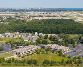 6744 S Howell Ave, Oak Creek, WI - Vue aérienne  vue de carte - Image1