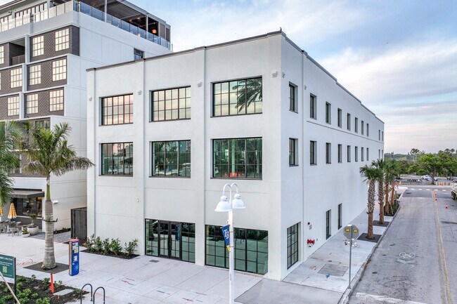 Plus de détails pour 1246 Central Ave, Saint Petersburg, FL - Bureau à louer