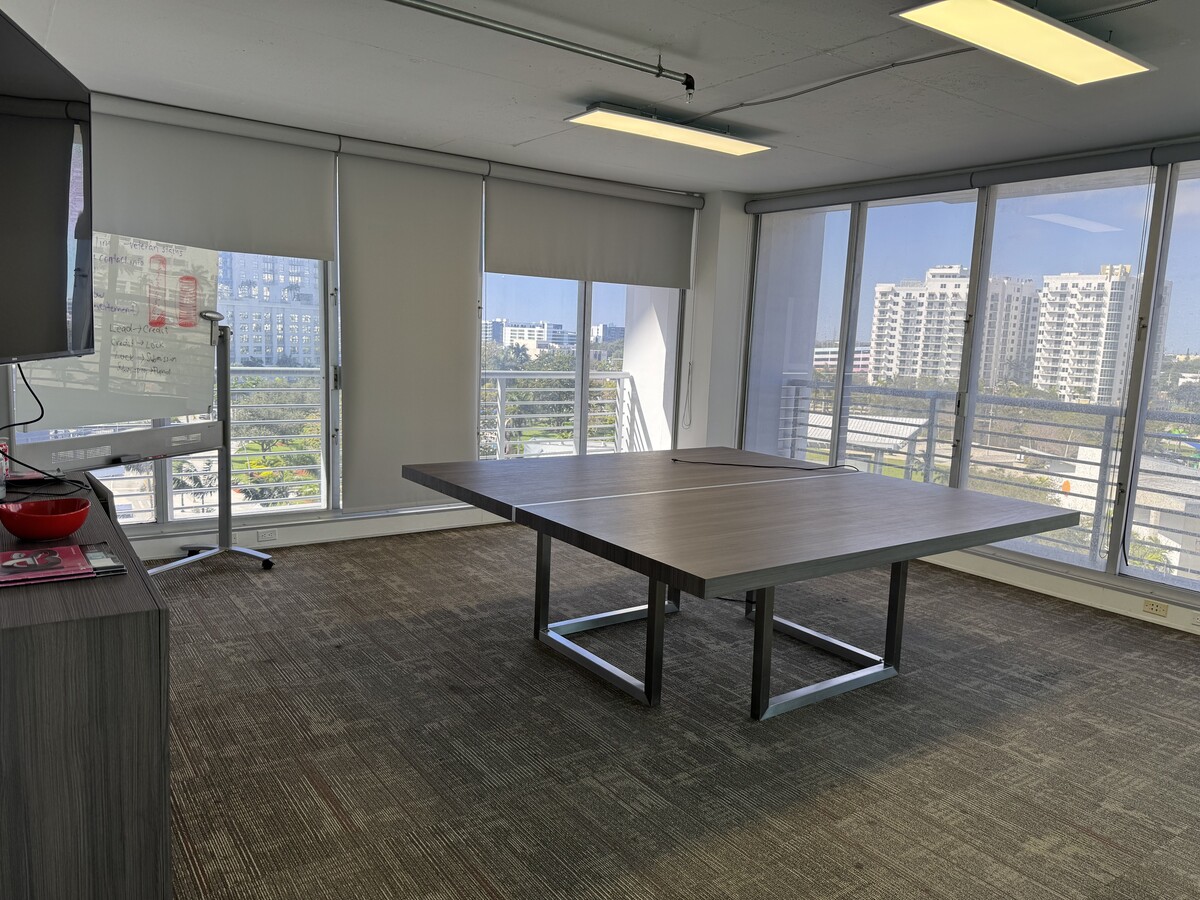 1720 Harrison St, Hollywood, FL 33020 - Lot A -  - Photo intérieure - Image 1 of 30