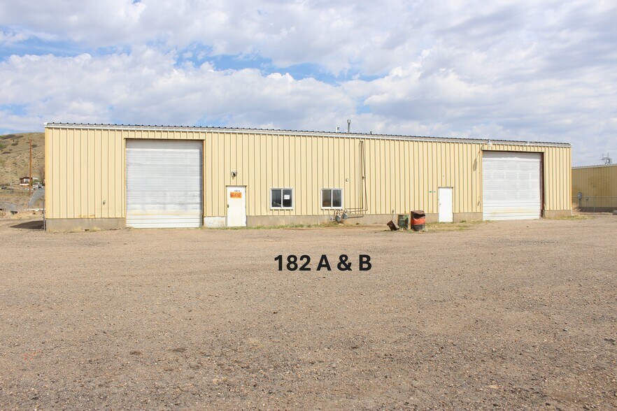 180- 182 & 184 Hwy 200 S Glendive, MT portefeuille de 3 biens à vendre sur LoopNet.fr - Photo de l’immeuble – Image 2 sur 16
