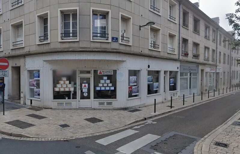 Local commercial dans Orléans à louer Photo de l’immeuble– Image 1 sur 2