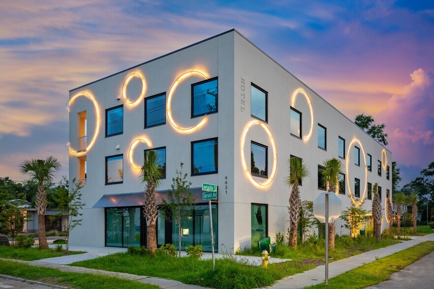 4431 Spruill Ave, North Charleston, SC à louer - Photo de l’immeuble – Image 3 sur 16