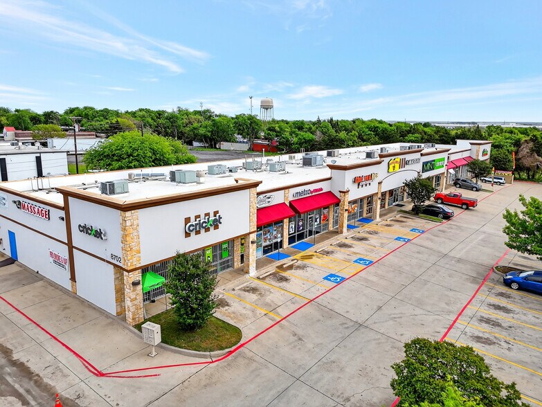 8702 S Lancaster Rd, Dallas, TX à vendre - Photo de l’immeuble – Image 3 sur 12