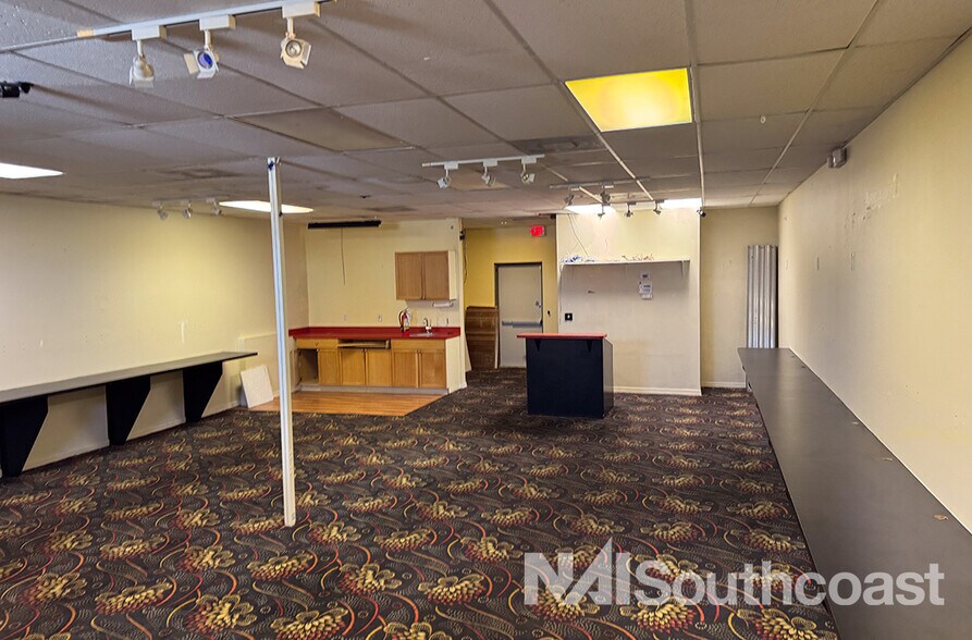 10999-11037 Ocean Dr, Jensen Beach, FL à louer - Photo intérieure – Image 3 sur 11