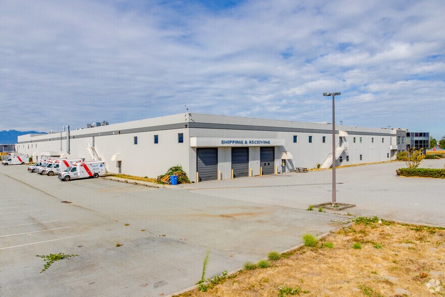 4551 Agar Dr, Richmond, BC à louer - Photo de l’immeuble – Image 3 sur 3