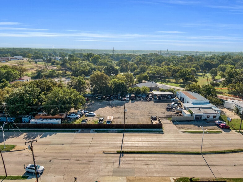 3030 Cedar Crest Blvd, Dallas, TX à vendre - Photo de l’immeuble – Image 2 sur 7