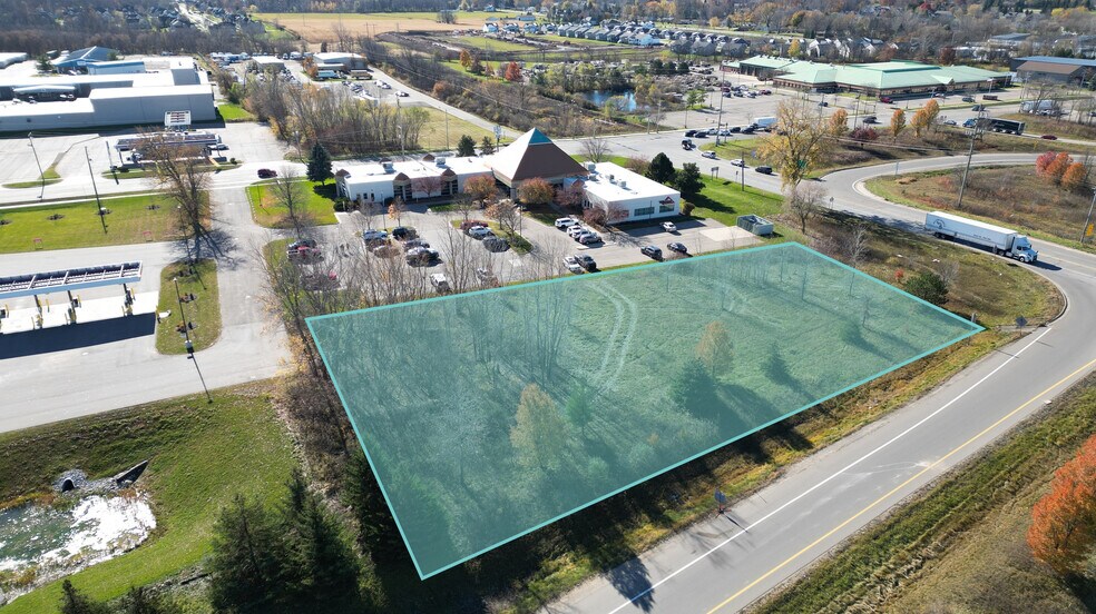 3733 3 Mile NW rd, Grand Rapids, MI à louer - Photo de l’immeuble – Image 1 sur 4