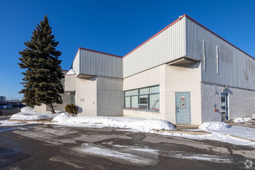 1275-1327 Rue Bergar, Laval, QC à louer - Photo de l’immeuble – Image 2 sur 4