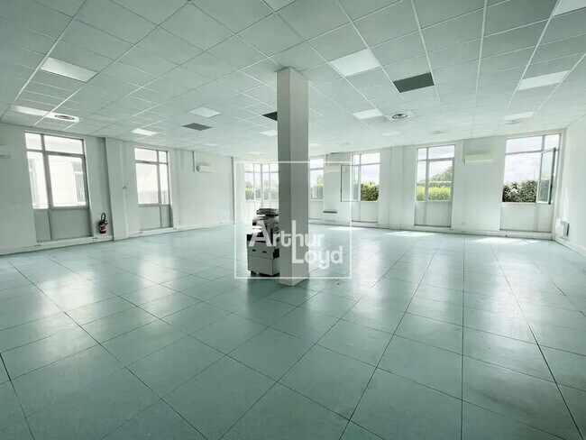 Plus de détails pour Bureau à louer