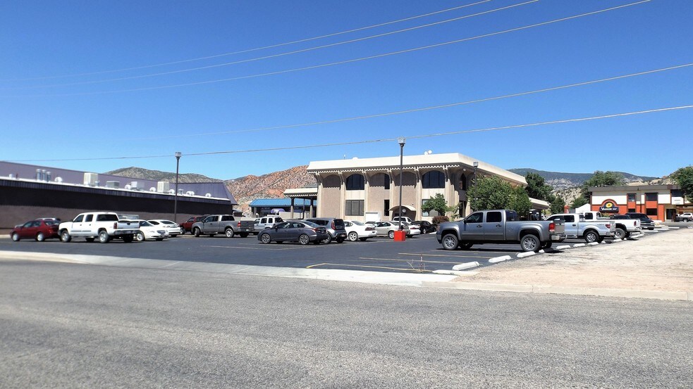 444 S Main St, Cedar City, UT à vendre - Photo de l’immeuble – Image 3 sur 20