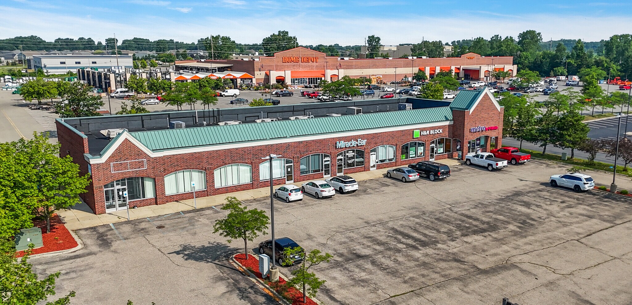 51305-51313 Gratiot Ave, New Baltimore, MI à louer Photo de l’immeuble– Image 1 sur 8