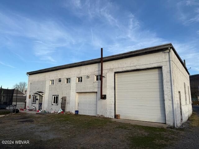 205 Pennsylvania Ave, Mill Hall, PA à vendre Photo de l’immeuble– Image 1 sur 2