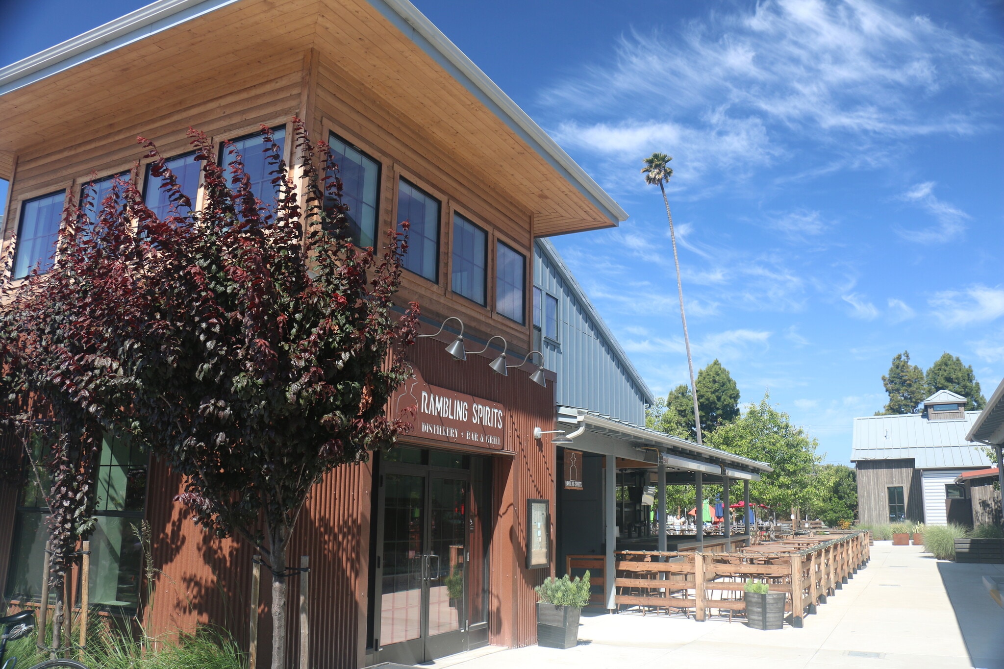 114 Tank Farm Rd, San Luis Obispo, CA à louer Photo de l’immeuble– Image 1 sur 25