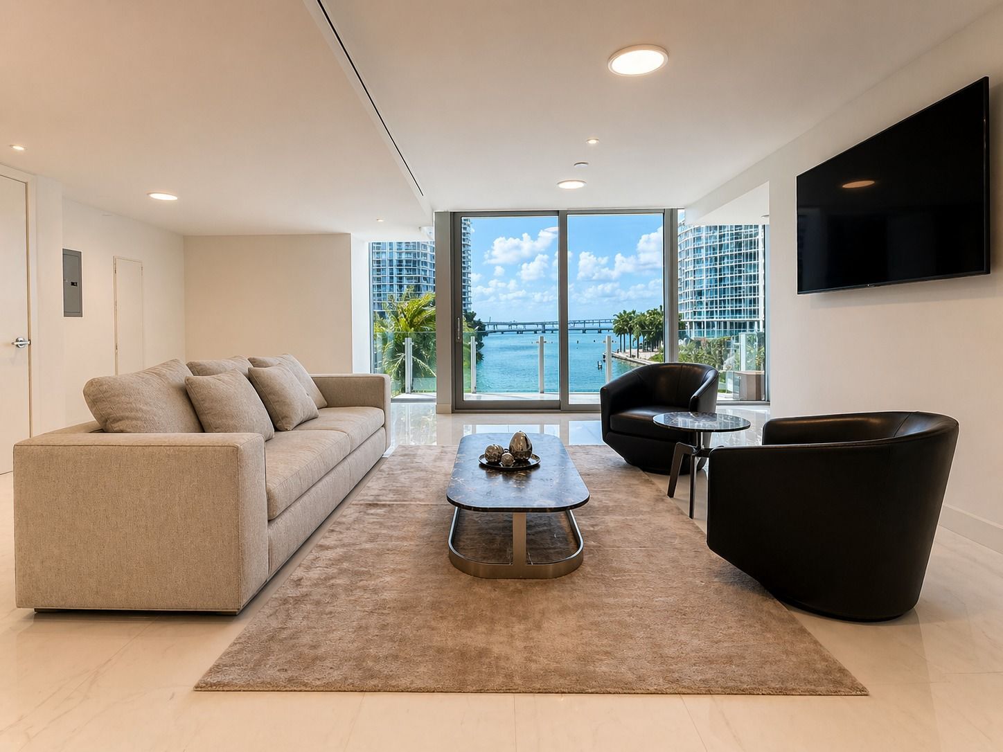 300 Biscayne Boulevard Way, Miami, FL à louer Photo intérieure– Image 1 sur 6