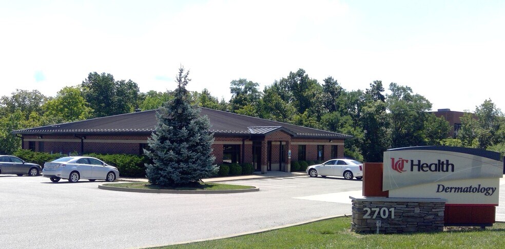 2701 Chancellor Dr, Fort Mitchell, KY à vendre - Photo de l’immeuble – Image 2 sur 24