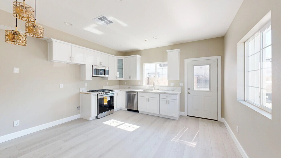 15909 Merrill Ave, Fontana, CA à vendre - Numérisation 3D Matterport – Image 3 sur 29