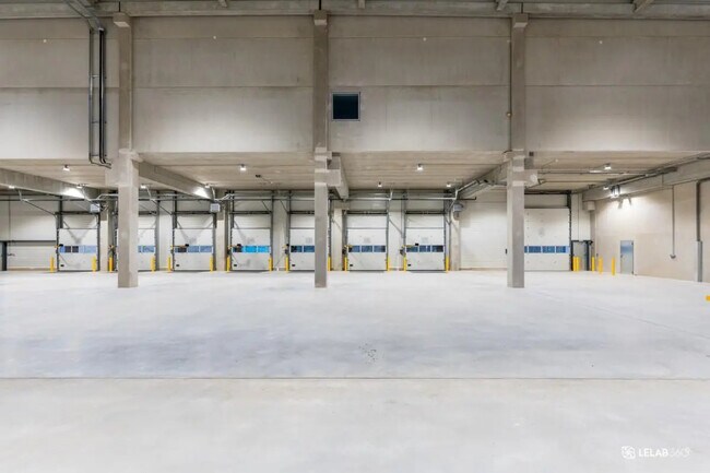 Plus de détails pour Bureau, Industriel/Logistique à louer