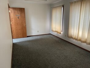 510 NE Roberts Ave, Gresham, OR à louer Photo intérieure– Image 2 sur 3