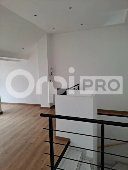 Local commercial dans Épernay à louer - Photo intérieure – Image 3 sur 4