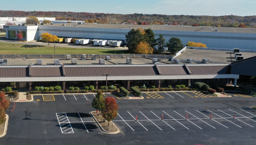 400-440 Airport Rd, Elgin, IL à louer - Photo de l’immeuble – Image 3 sur 10