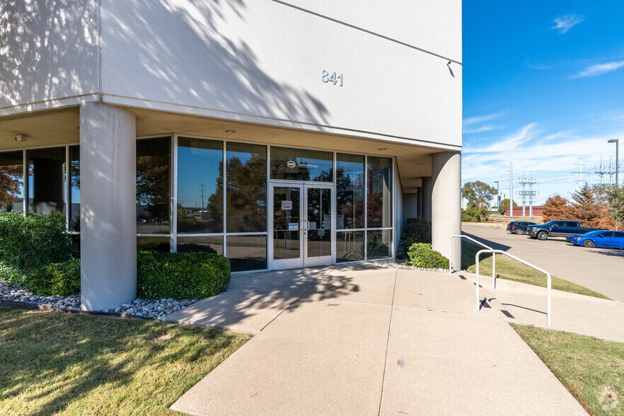 801-841 Railhead Rd, Fort Worth, TX à louer - Photo de l’immeuble – Image 3 sur 6