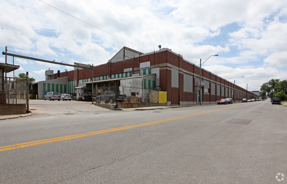 805-1133 Winchester Ave, Kansas City, MO à louer - Photo de l’immeuble – Image 1 sur 2