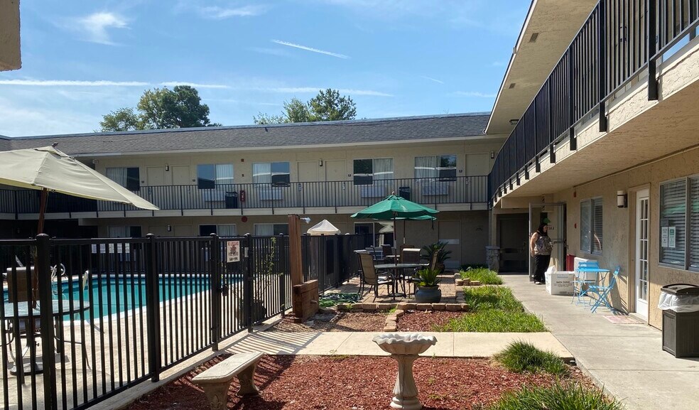 4071 US 17, Richmond Hill, GA à vendre - Photo de l’immeuble – Image 3 sur 33