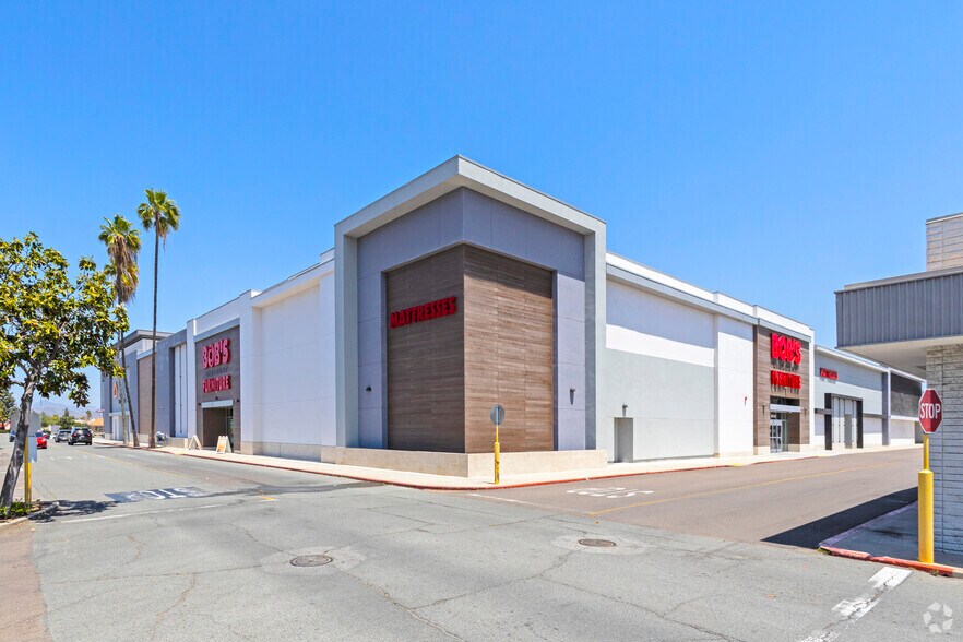 415-761 Parkway Plaza, El Cajon, CA à louer - Photo principale – Image 2 sur 14