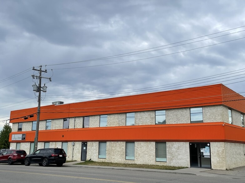 201 Pembina Ave, Hinton, AB à vendre - Photo de l’immeuble – Image 3 sur 20