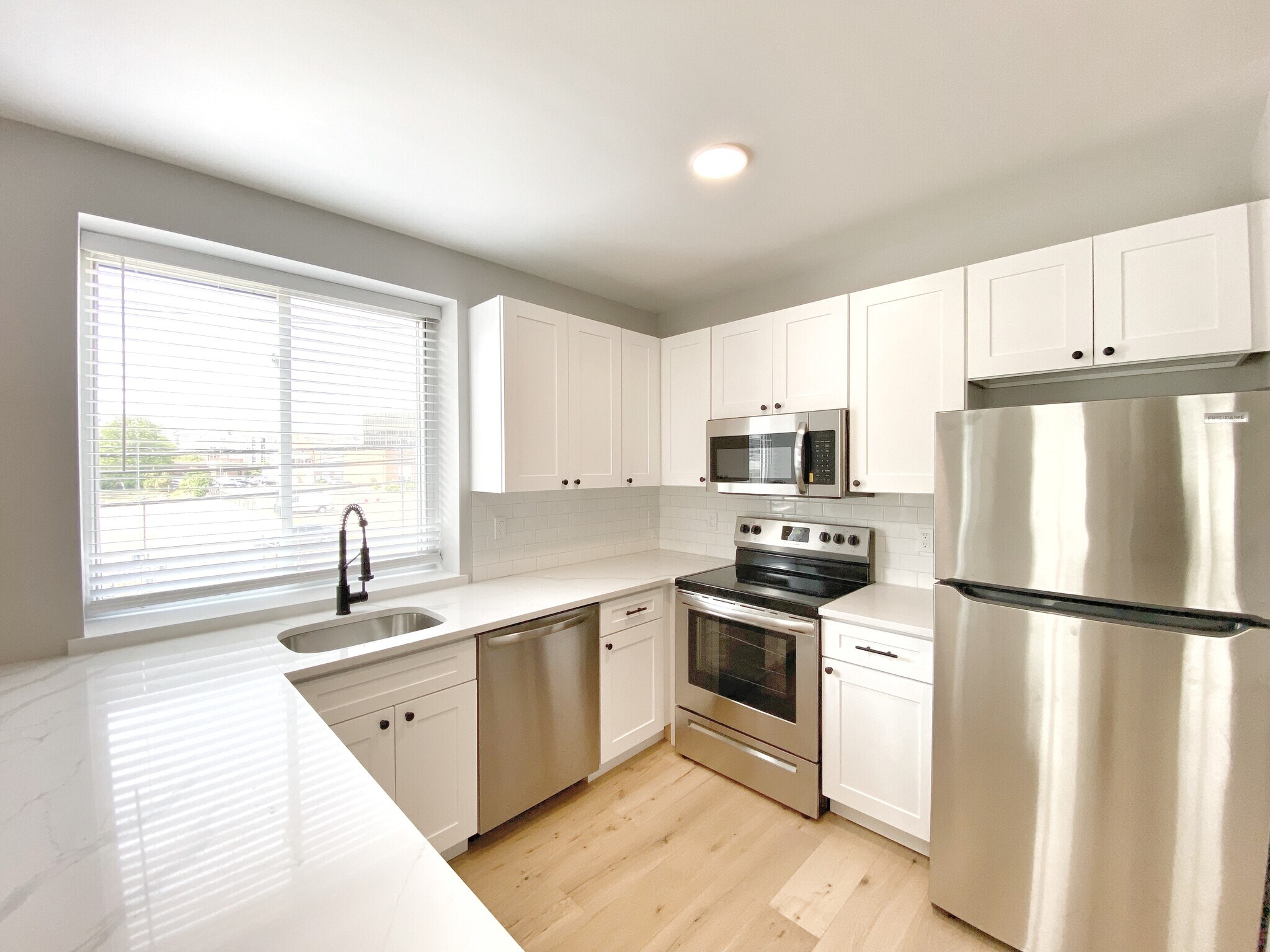 Wall Street Area Apts portefeuille de 2 biens à vendre sur LoopNet.fr Photo de l’immeuble– Image 1 sur 14