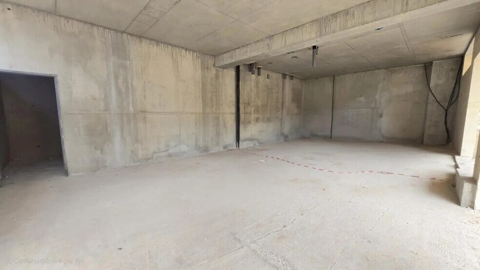 Local d'activités dans La Farlède à vendre - Photo de l’immeuble – Image 1 sur 4