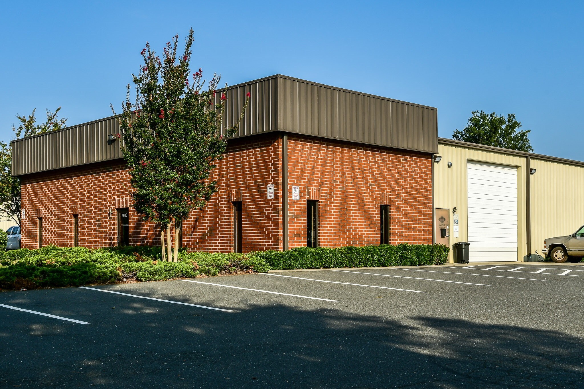 5606 Harrisburg Industrial Par Dr, Harrisburg, NC à louer Photo principale– Image 1 sur 3