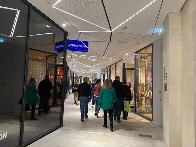 Local commercial dans Nantes à louer - Photo de l’immeuble – Image 2 sur 9