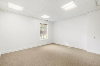 100 Stony Brook Ct, Newburgh, NY à louer Photo intérieure– Image 1 sur 3