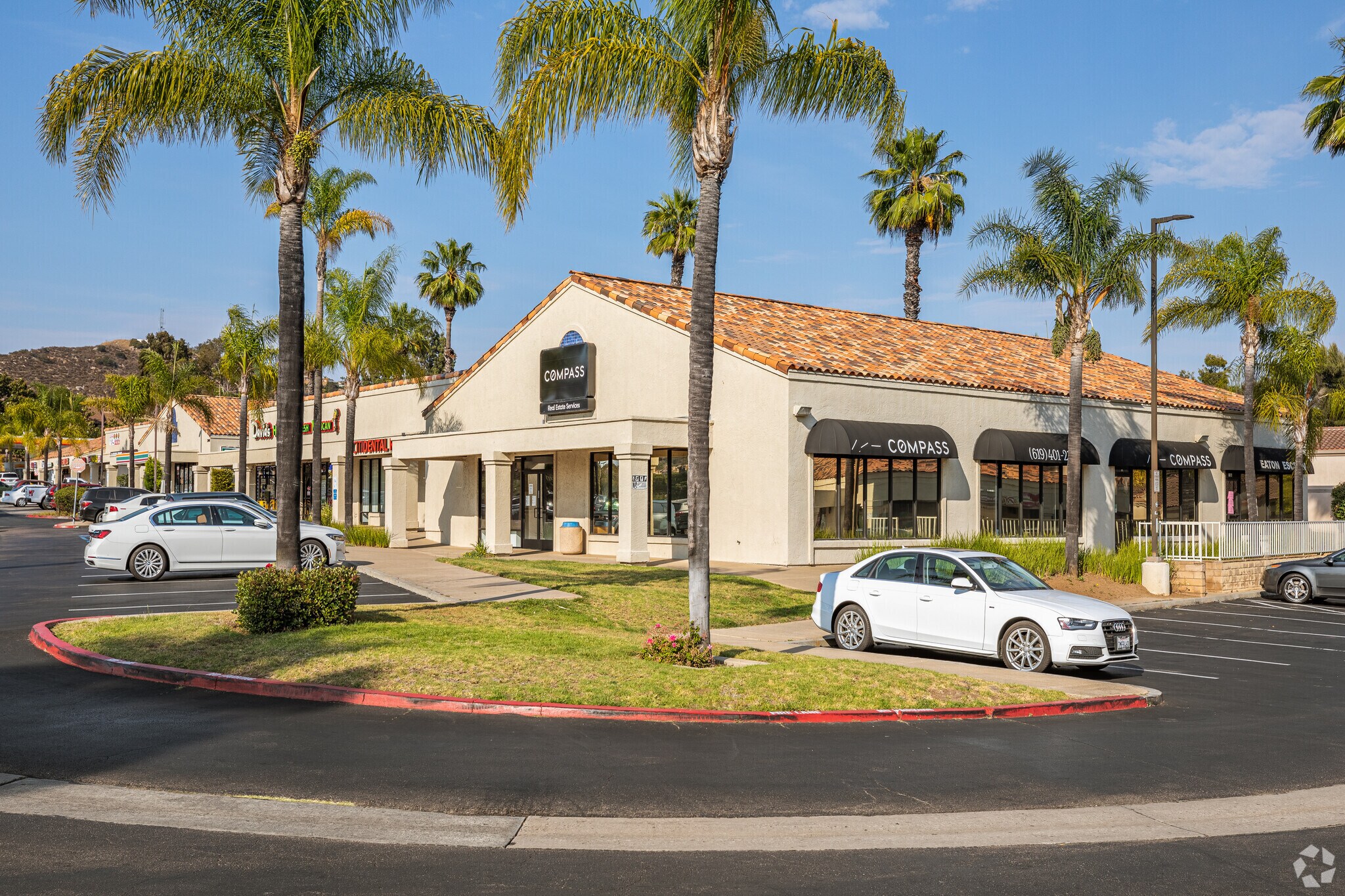 2441-2471 Jamacha Rd, El Cajon, CA à louer Photo de l’immeuble– Image 1 sur 20