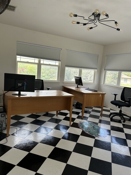 106 Austin Dr S, Boerne, TX à louer - Photo de l’immeuble – Image 3 sur 25